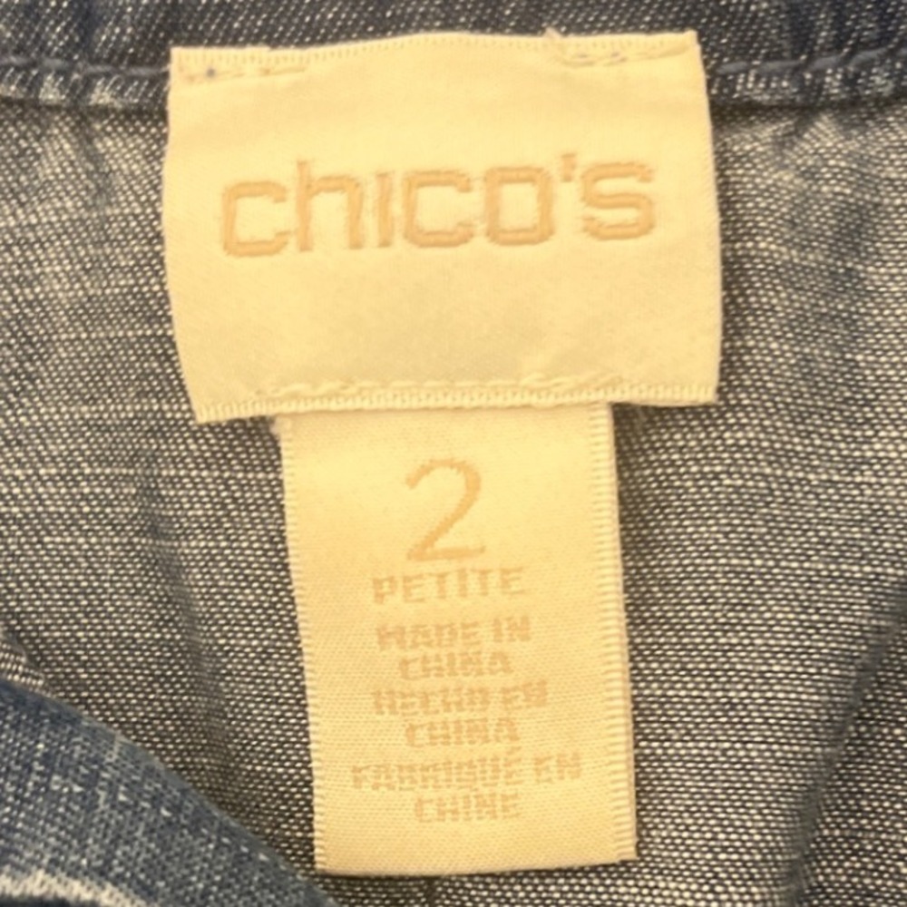 Chicos Women's Petite Size 2 Blue Denim Chambray Shirt Long Sleeve Roll Tab - Picture 3 of 7